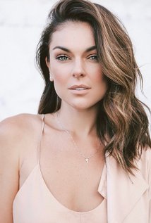 Serinda Swan