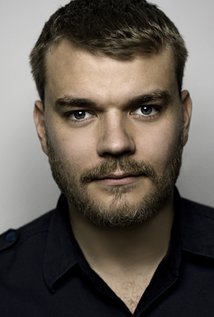 Pilou Asbaek